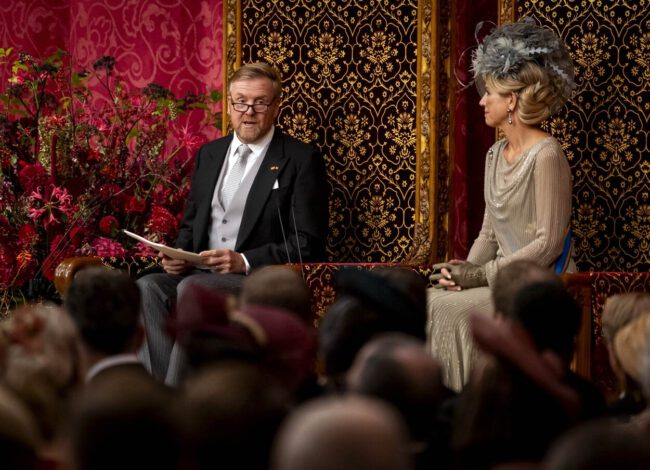Prinsjesdag: Koning spreekt troonrede uit